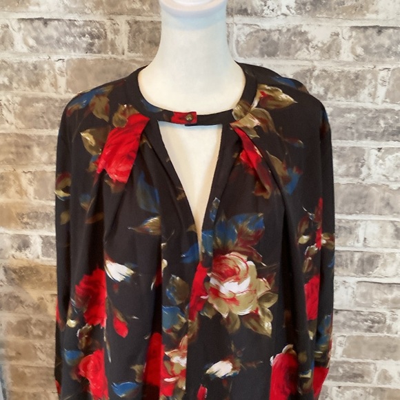 Altered State NWOT dress. Sz M. Black & red floral. Long sleeve. 100% polyester. - Picture 4 of 15